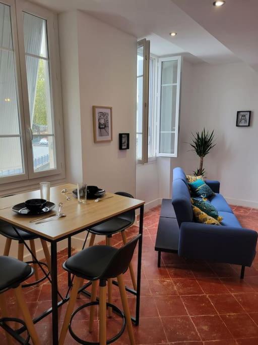 Appartement De Charme Avec Tomettes Et Parquet Graulhet Eksteriør billede